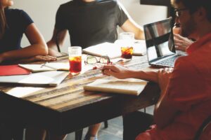 小規模事業者向けのSIMの評判が悪い会社とはどこですか？